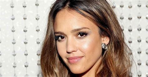 sexy pictures of jessica alba|Jessica Alba Flaunts Bikini Body in Mechanic:。